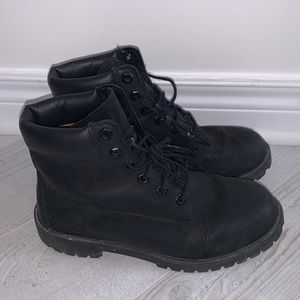 🖤 Black Timberlands Boys size 6